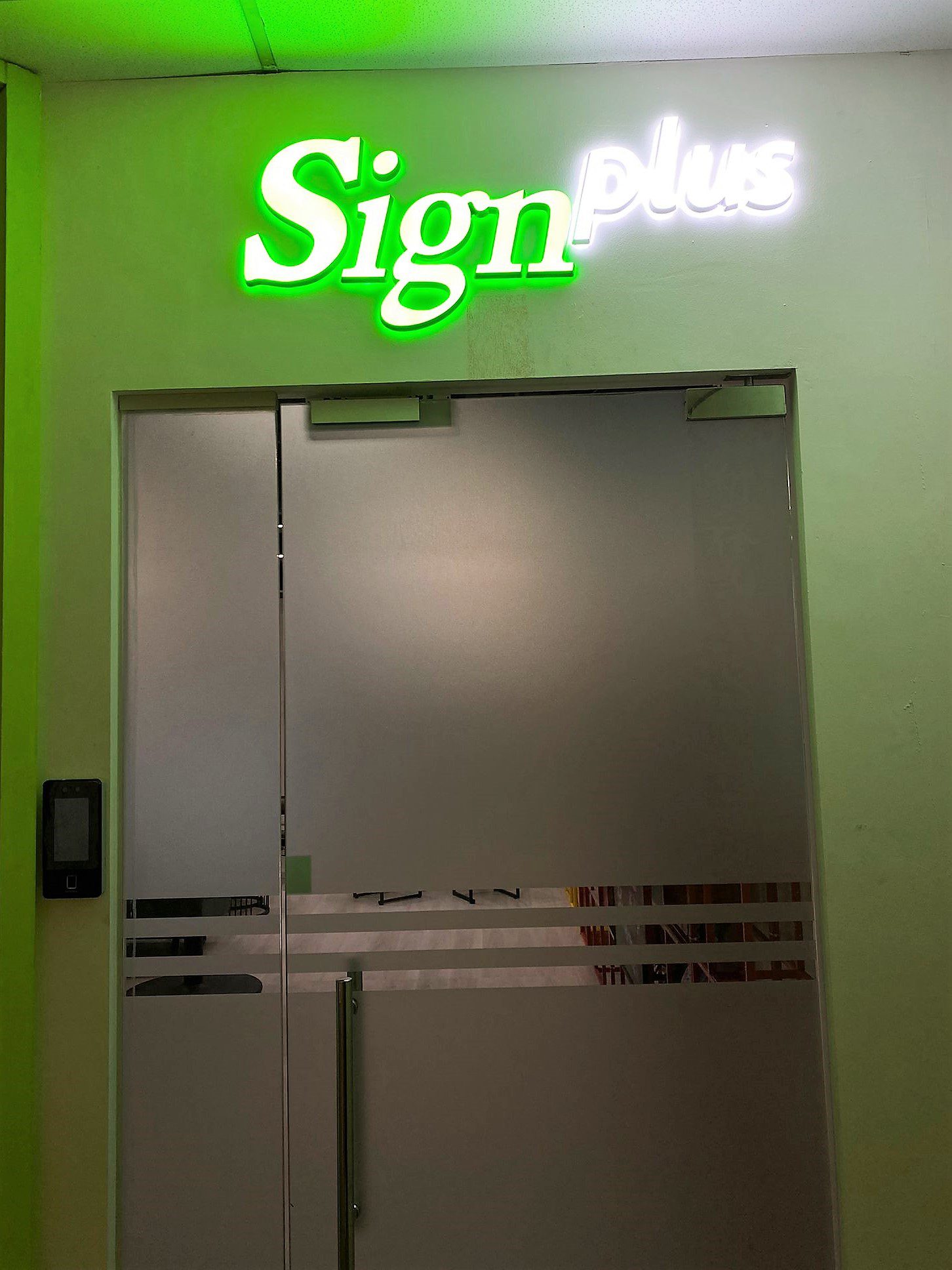 Sign plus